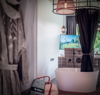 Superior im Badehaus Badewanne_NSL_33222rz